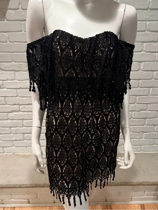 Stone Cold Fox Black Off Shoulder Fringe Boho Embroidery Lace Mini Festival IOWA - Picture 6 of 14